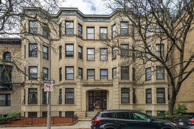 Building Photo - 39 Hemenway St