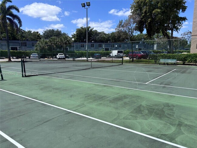 Building Photo - 403 NW 68th Ave