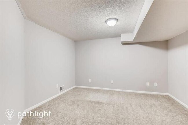 Building Photo - 14355 4Th Avenue N, Plymouth, MN, 55447