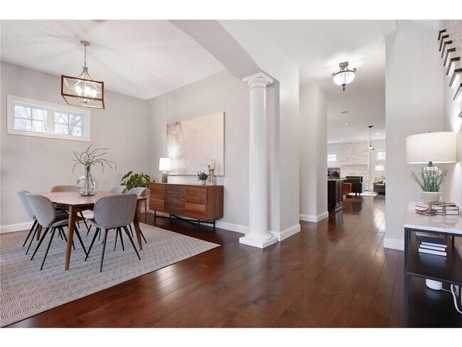 Building Photo - 3632 Rainbow Dr