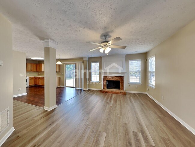 Building Photo - 2533 Plymouth Way