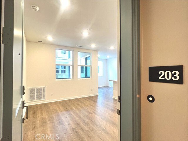 Building Photo - 1000 N Tangent Privado