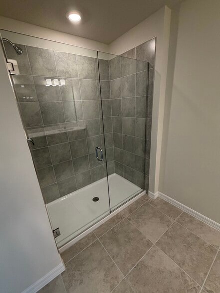 Building Photo - 110 Violet Vine Ln