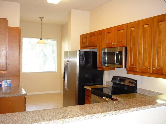 Building Photo - 3500 Oaks Clubhouse Dr