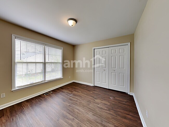 Building Photo - 601 Shiretown Ln