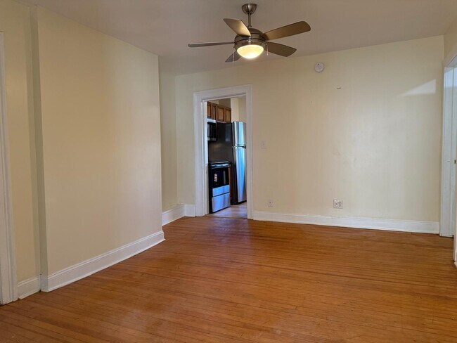 Building Photo - 25 Bleecker Pl