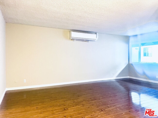 Building Photo - 1132 Alameda Ave