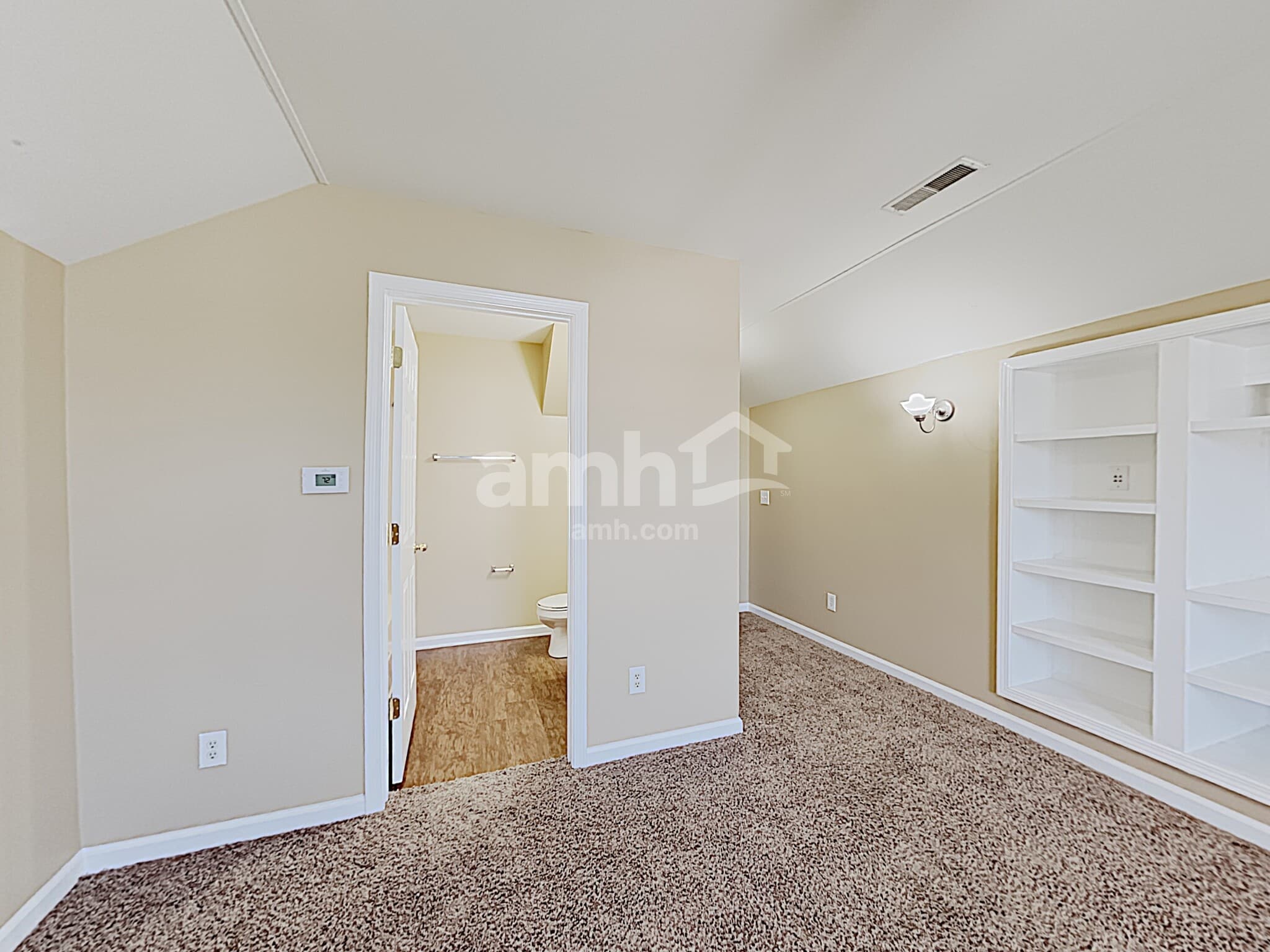 Building Photo - 2925 Burtonwood Dr