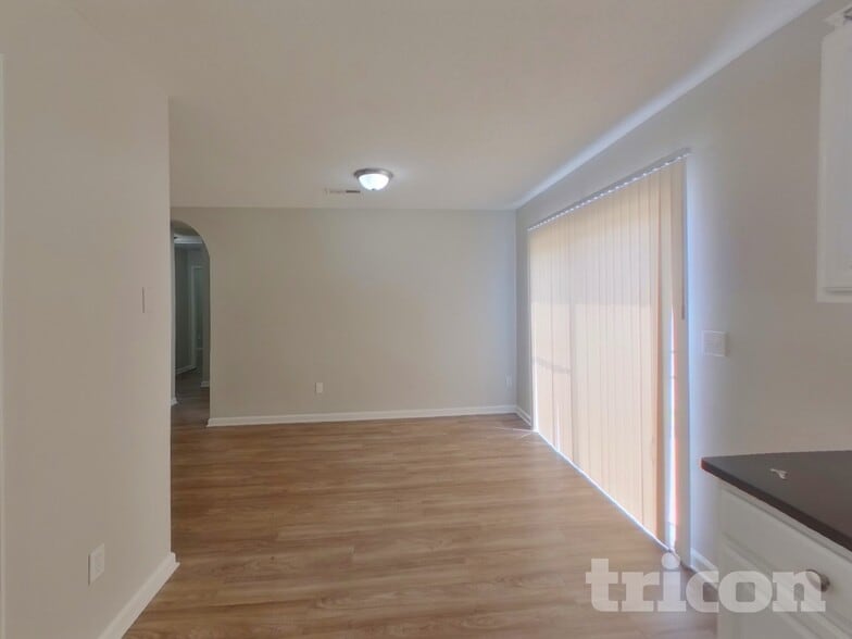 Building Photo - 1903 Duke Adam St