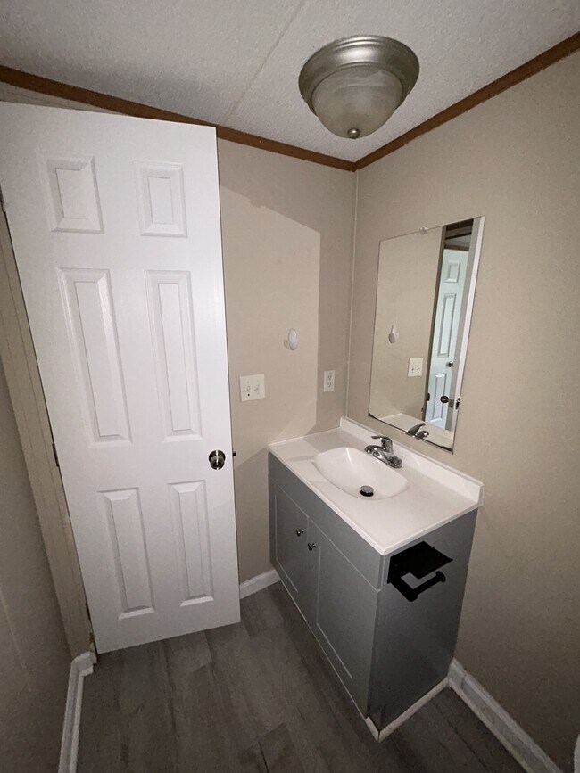 Building Photo - 114 Zackary St