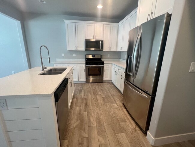 Building Photo - Beautiful Santorini Village Townhome Now A...