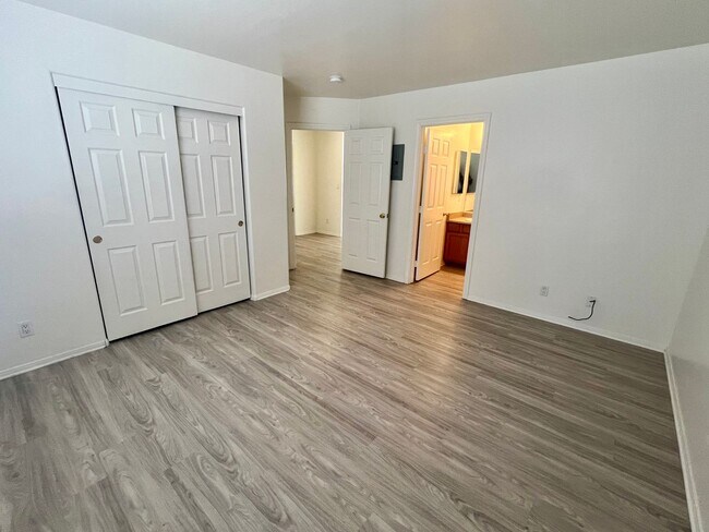 Building Photo - 6685 Ocotillo Ave