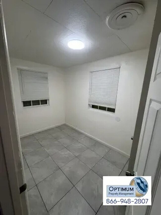 Building Photo - Charming Victorville Home with Spacious Yard