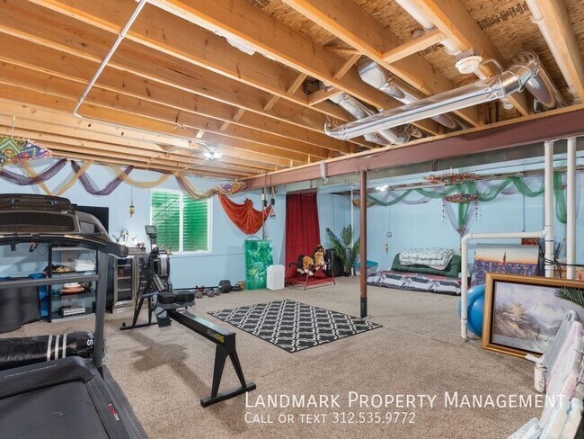 Building Photo - 20857 Brentwood Ct