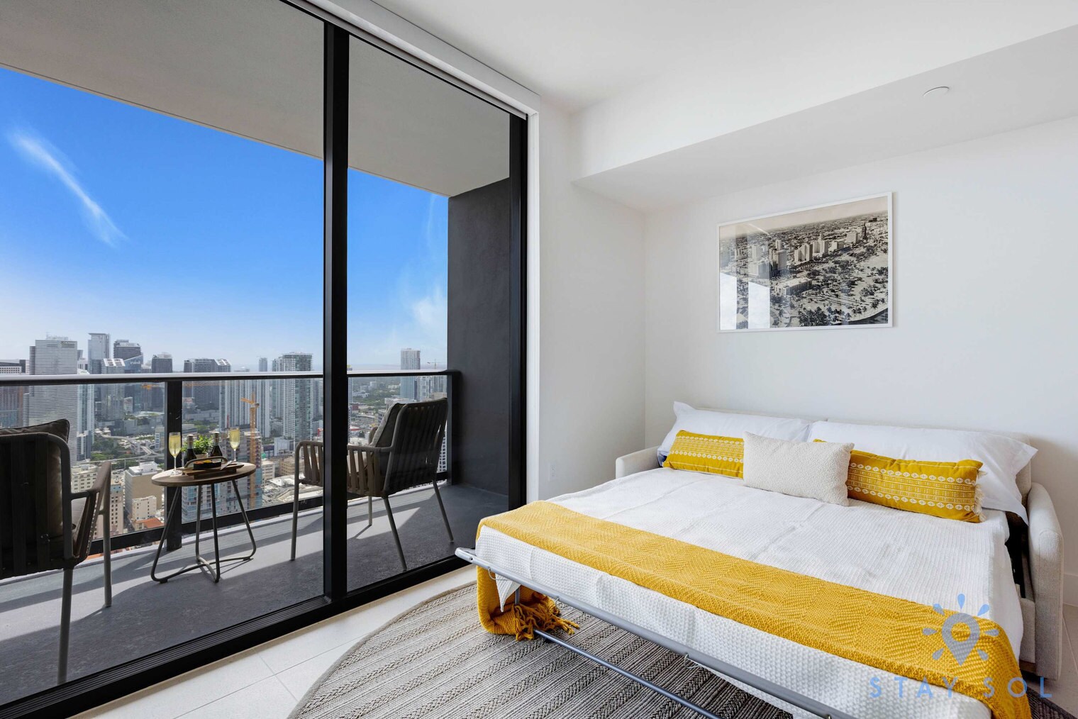 Building Photo - 601 NE 1st Ave