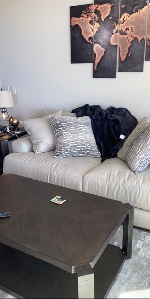 Building Photo - 6125 E Indian School Rd