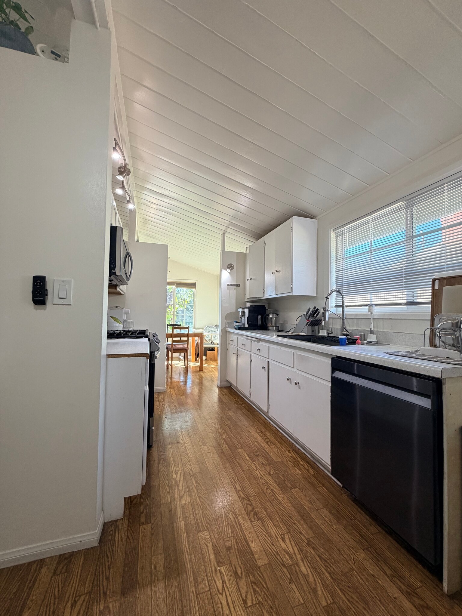 Building Photo - 11914 Volunteer Ave