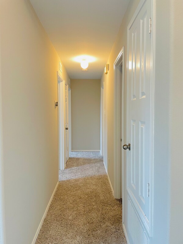 Building Photo - 604 Poncho Ln