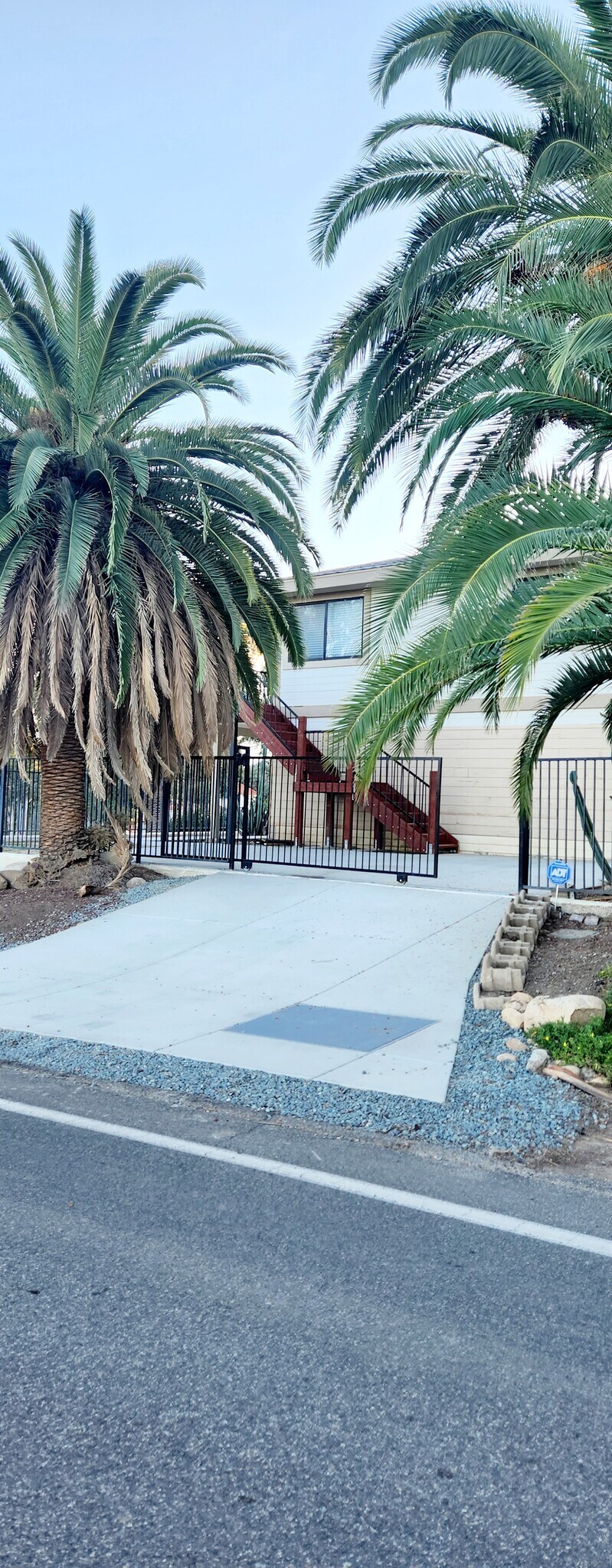 Private Driveway - 17350 Pinnell St