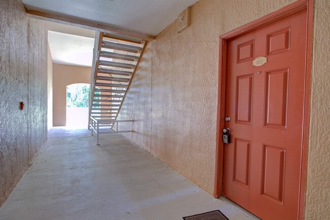 Building Photo - 520 Florida Club Blvd