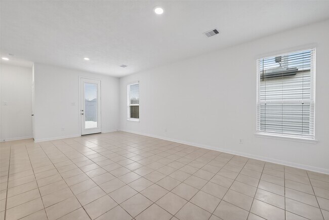 Building Photo - 5607 Grizzly Bear Wy