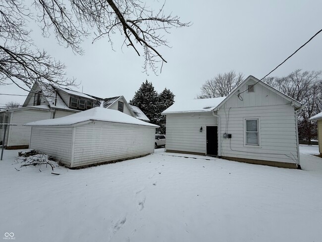 Building Photo - 603 N Columbia St