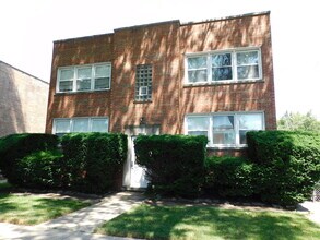Building Photo - 2816 W Summerdale Ave
