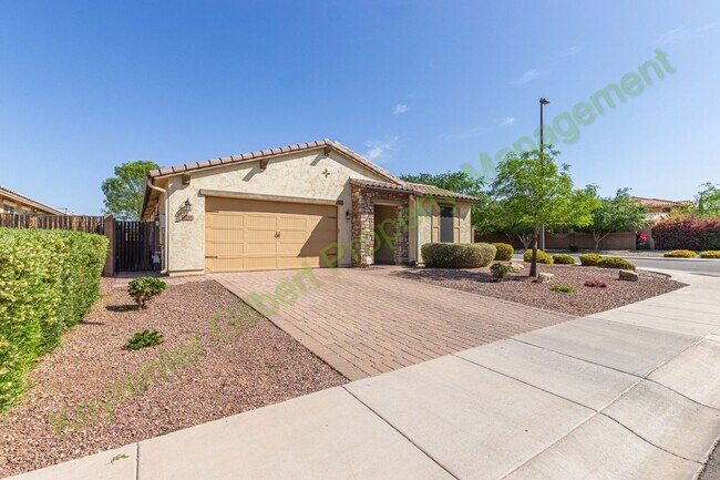 Primary Photo - Beautiful Single-Story 3-Bed/3-Bath Home i...