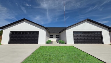 Building Photo - 533 Rustic Ridge Dr