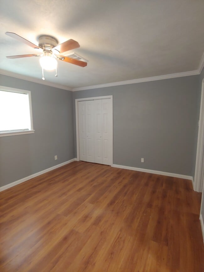 Building Photo - 280 Morris Dr