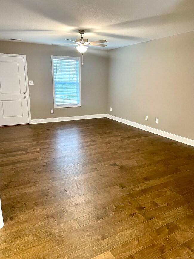 Building Photo - Beautiful New Build iN Fountain City