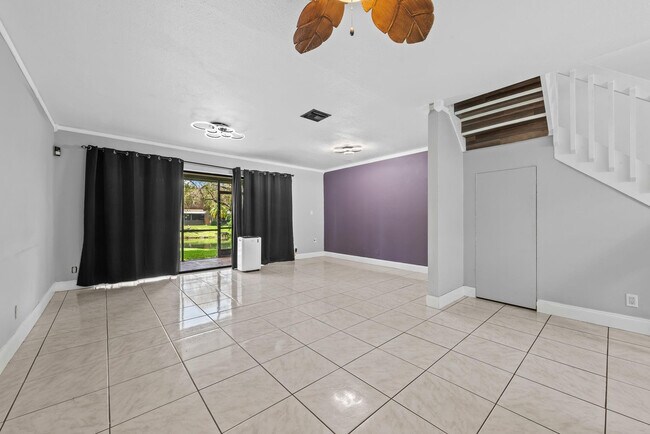 Building Photo - 4902 NW 82nd Ave