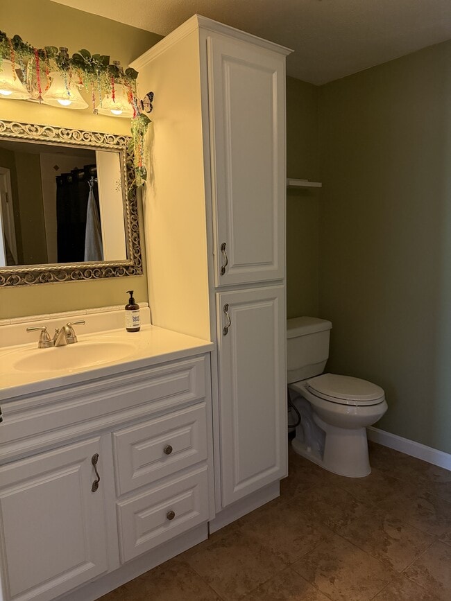 Building Photo - 20 Profile Cir