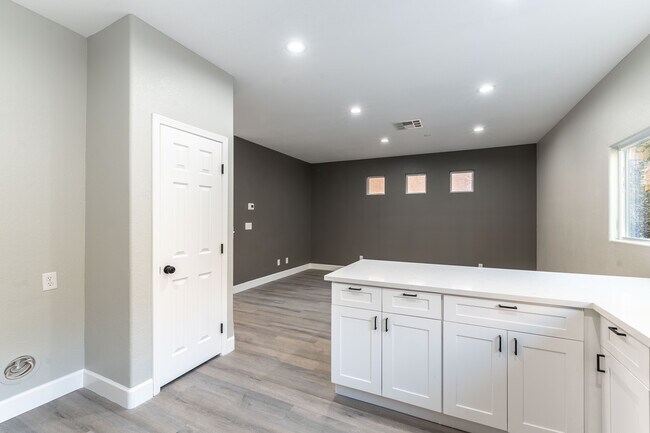 Building Photo - 10505 Cold Mountain Ave