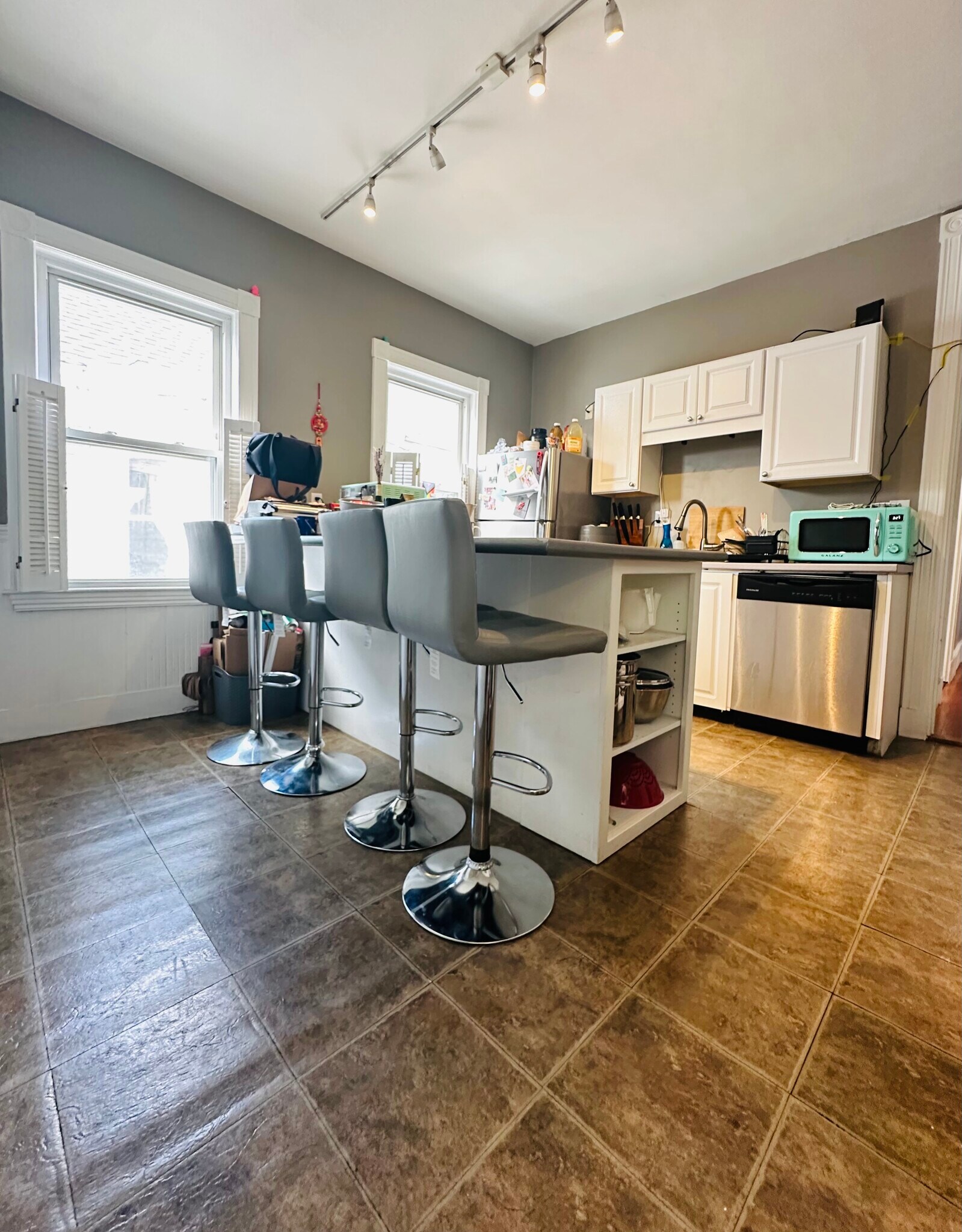 Building Photo - 20 Dalrymple St