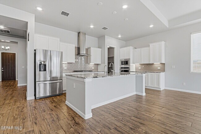 Building Photo - 253 Emerald Sun Dr