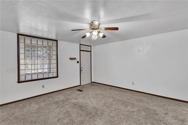 Building Photo - 204 Johnston Ave