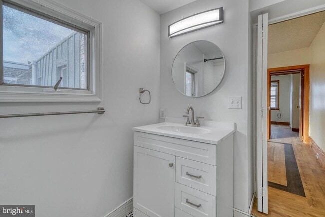 Building Photo - 2658 E Dauphin St