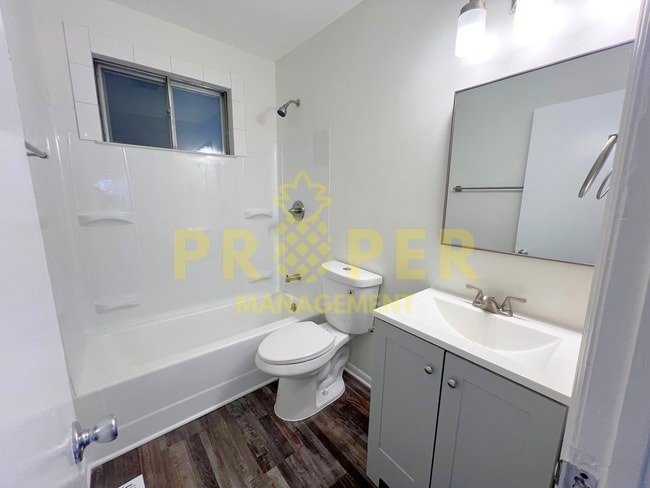 Building Photo - 3 bedrooms 1 bathrooms house for rent