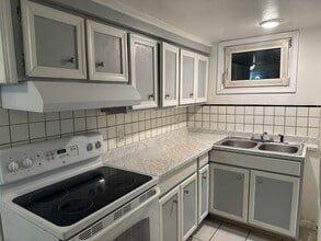 Building Photo - 2010 Carr Ave