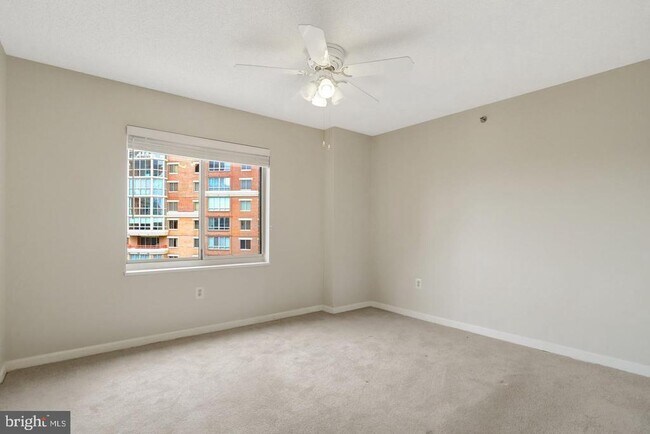 Building Photo - 2151 Jamieson Ave