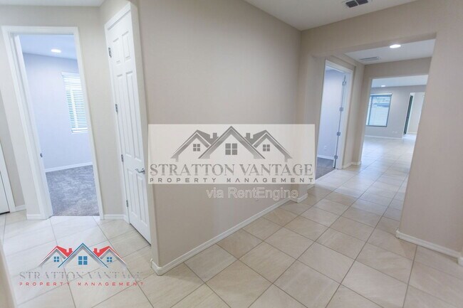 Building Photo - 17645 W Palo Verde Dr