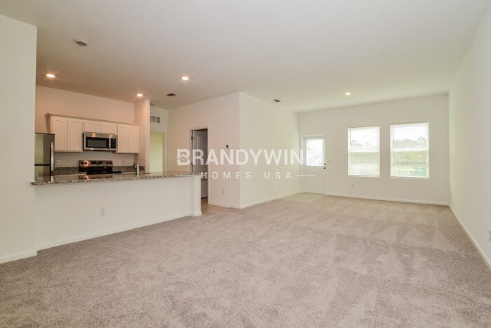 Building Photo - 1574 Effra Wy