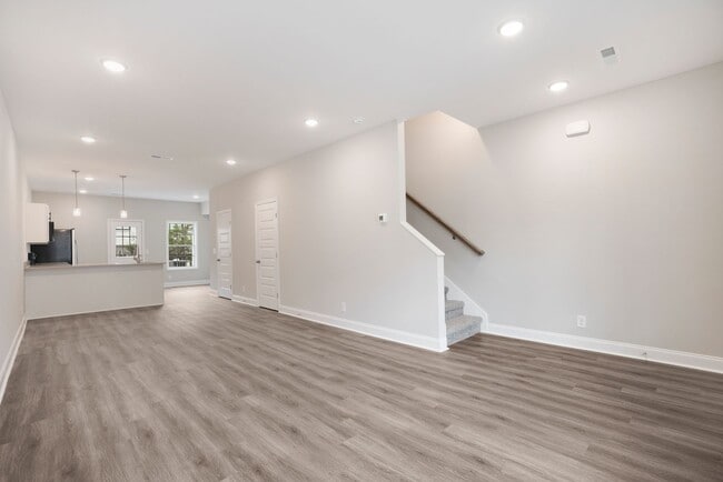 Building Photo - Excell Pointe 2 Bedroom Townhomes