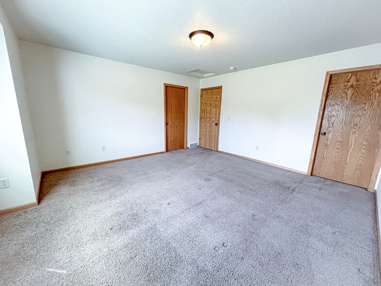 Building Photo - 5564 165th St E