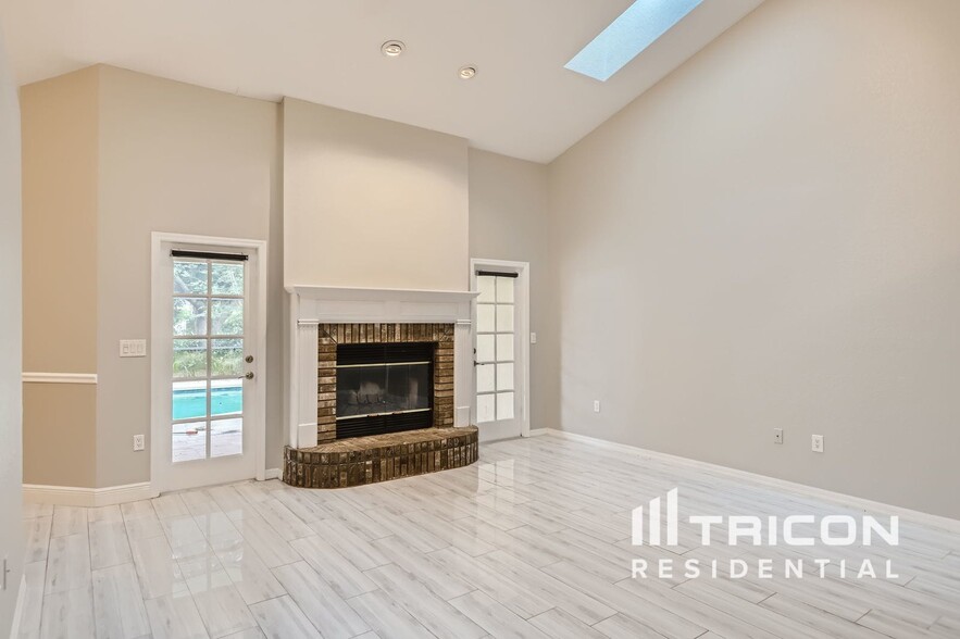 Building Photo - 5665 Olde Kings Ct
