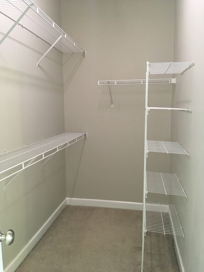 Building Photo - Marvelous 3 Bedroom Sanford Townhome!!