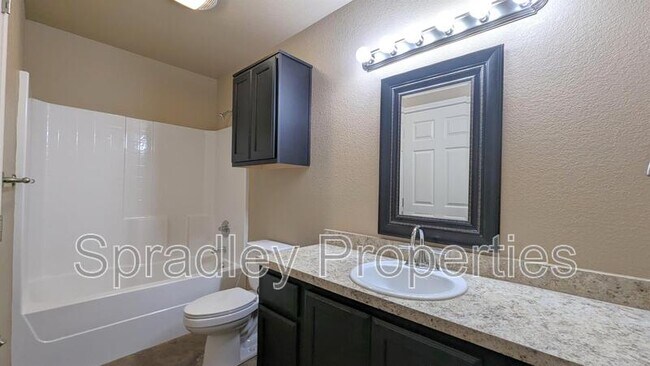 Building Photo - 1562 Vani Ct