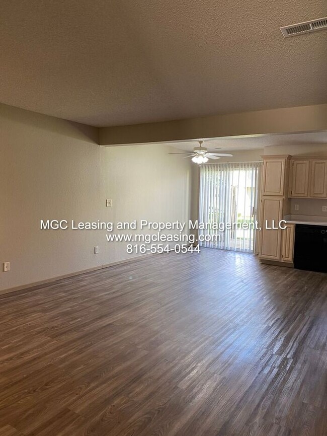 Building Photo - South Gardens Townhomes: 2-bedroom townhome available now in Harrisonville