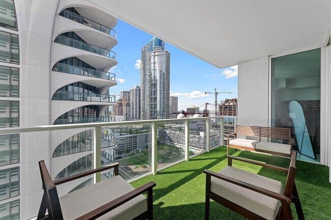 Building Photo - 1040 Biscayne Blvd